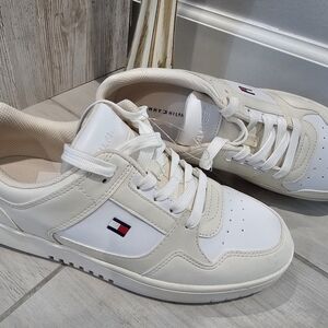 Tommy Hilfiger Women's White Cream Sneakers Size 8.5